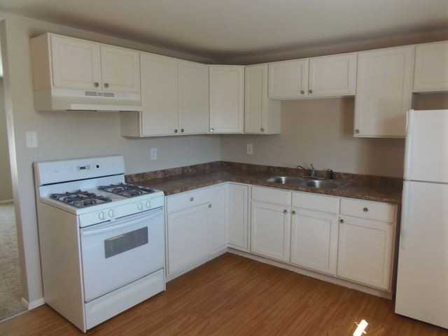 33 N Walnut Ln - Photo 3 of 11