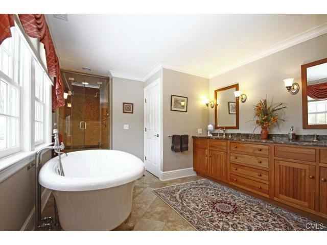 11 Diamond Hill Rd - Photo 3 of 19