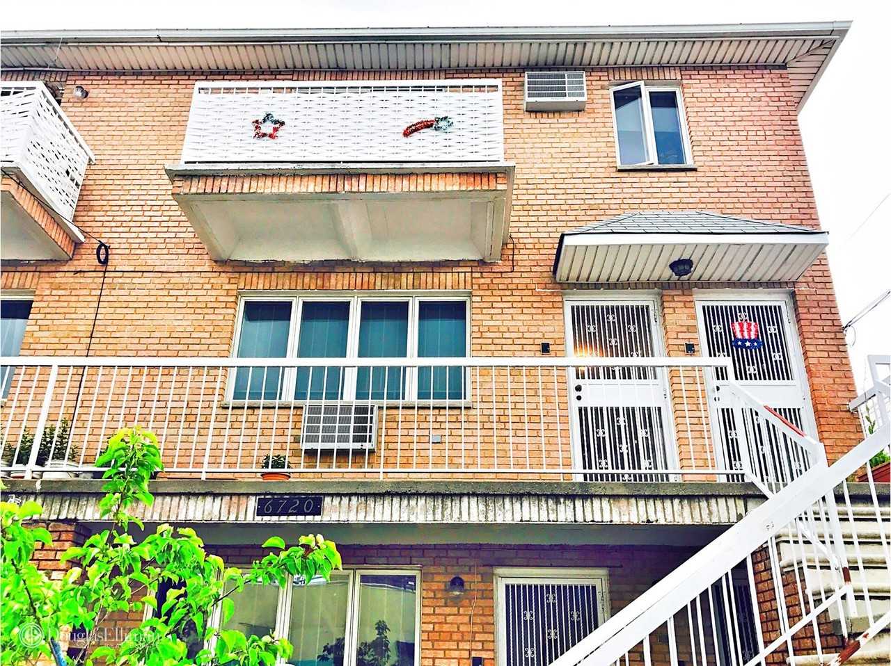 6720 15th Ave - Photo 3 of 4