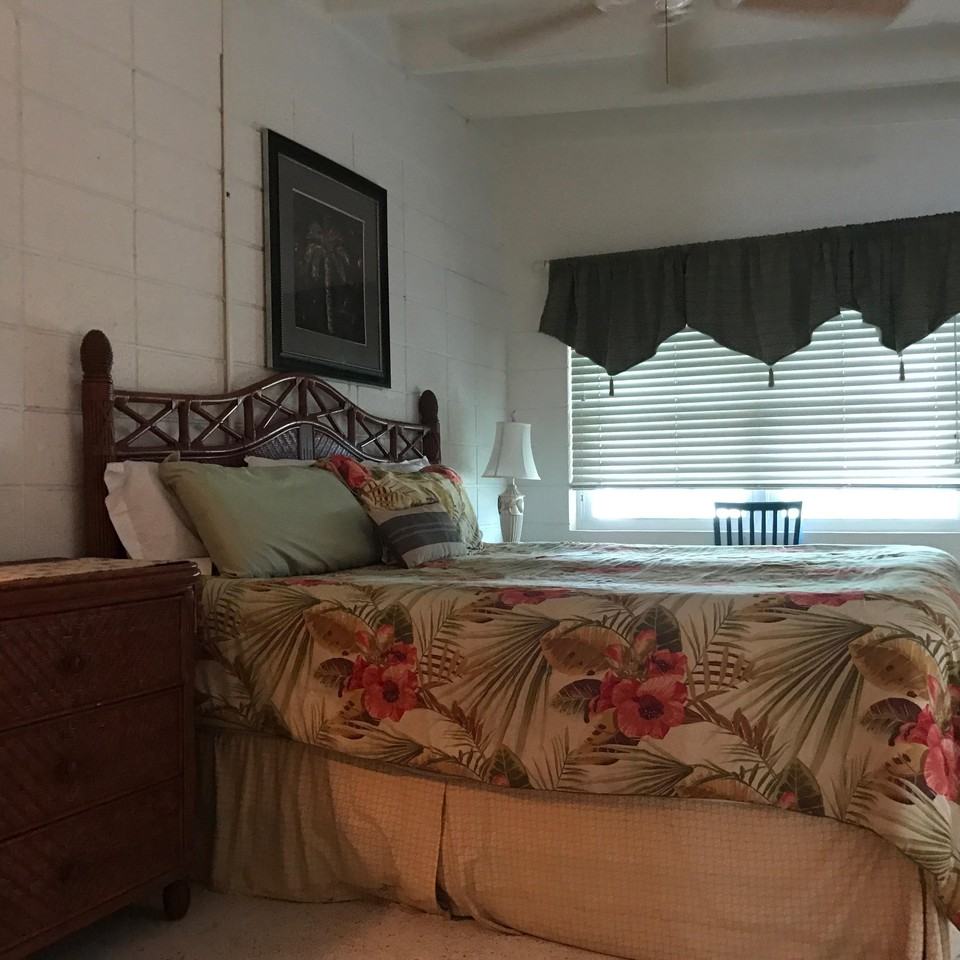 840 Shelter Bay Dr - Photo 3 of 8