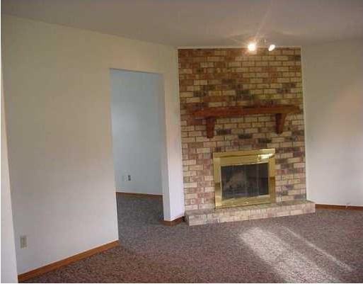 775 Fairway Dr - Photo 2 of 12