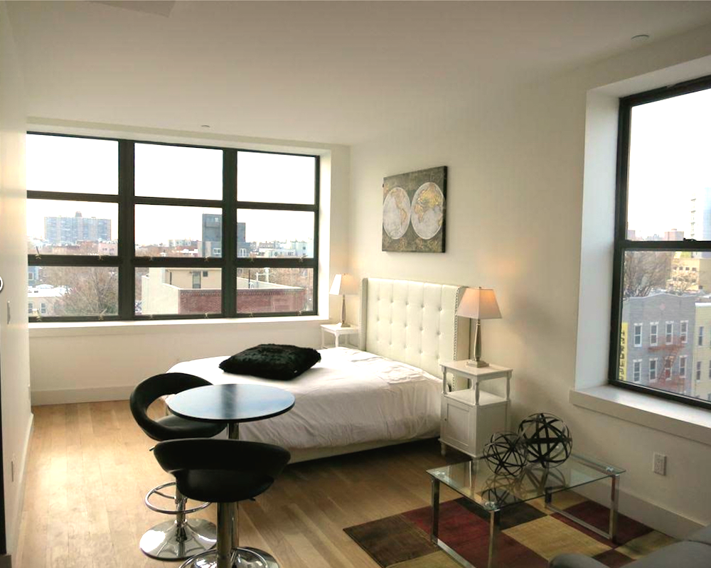 573 Metropolitan Ave #4E