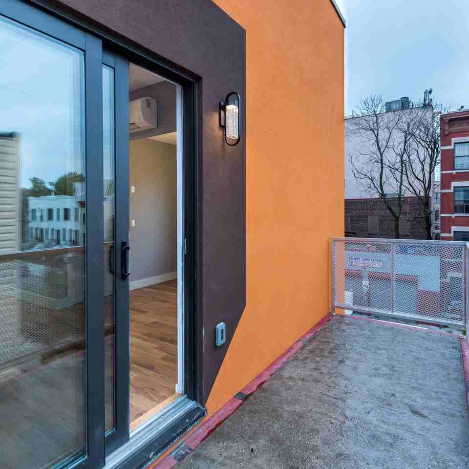 368 Throop Avenue #25RX