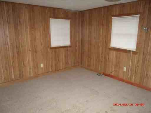 218 Hillcrest Dr - Photo 3 of 11