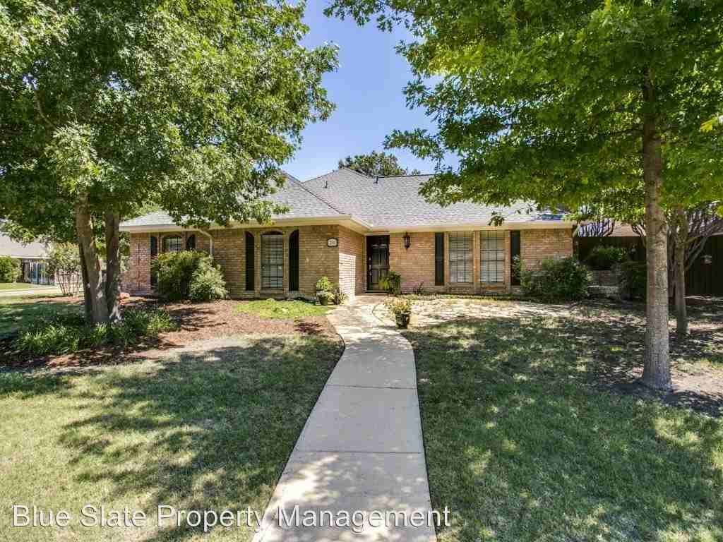 2161 Bunker Hill Cir - Photo 2 of 25