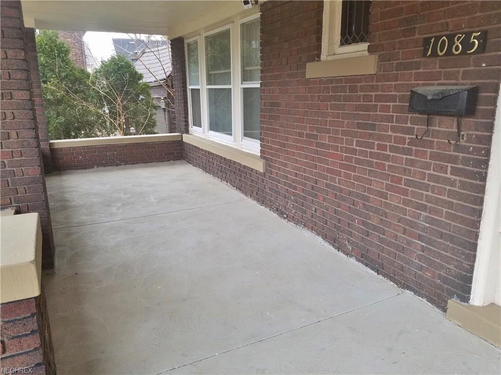 1085 Parkside Rd - Photo 3 of 8