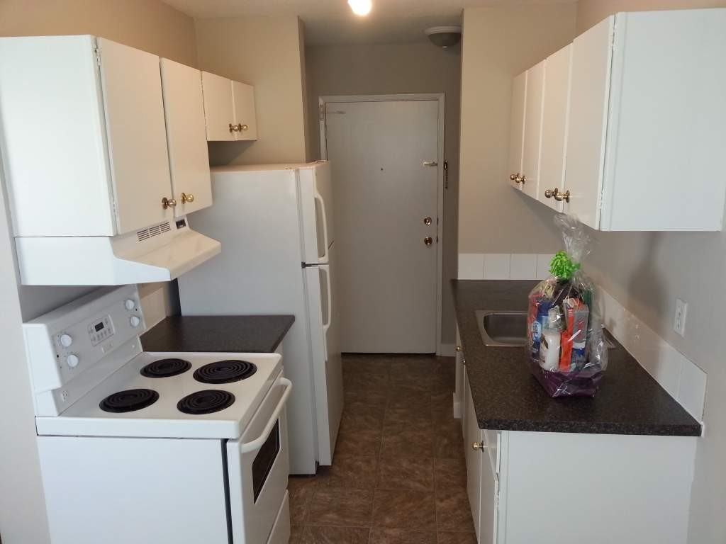 Westgate Manor - Photo 2 of 11