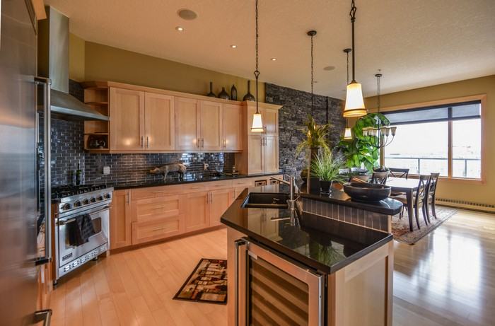 910 Centre Ave NE - Photo 3 of 35