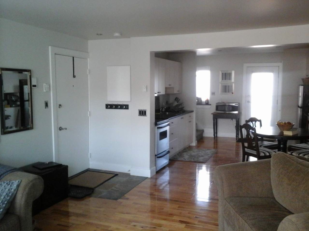 295 Princess St - Photo 2 of 6