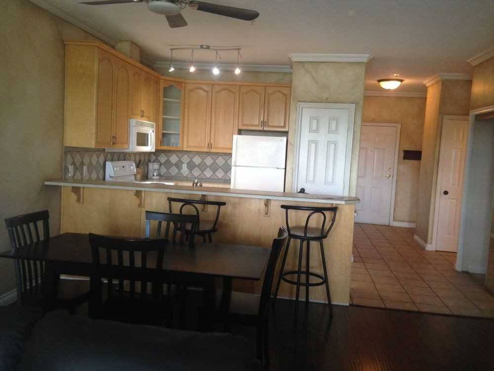 10101 Morrison St - Photo 3 of 12