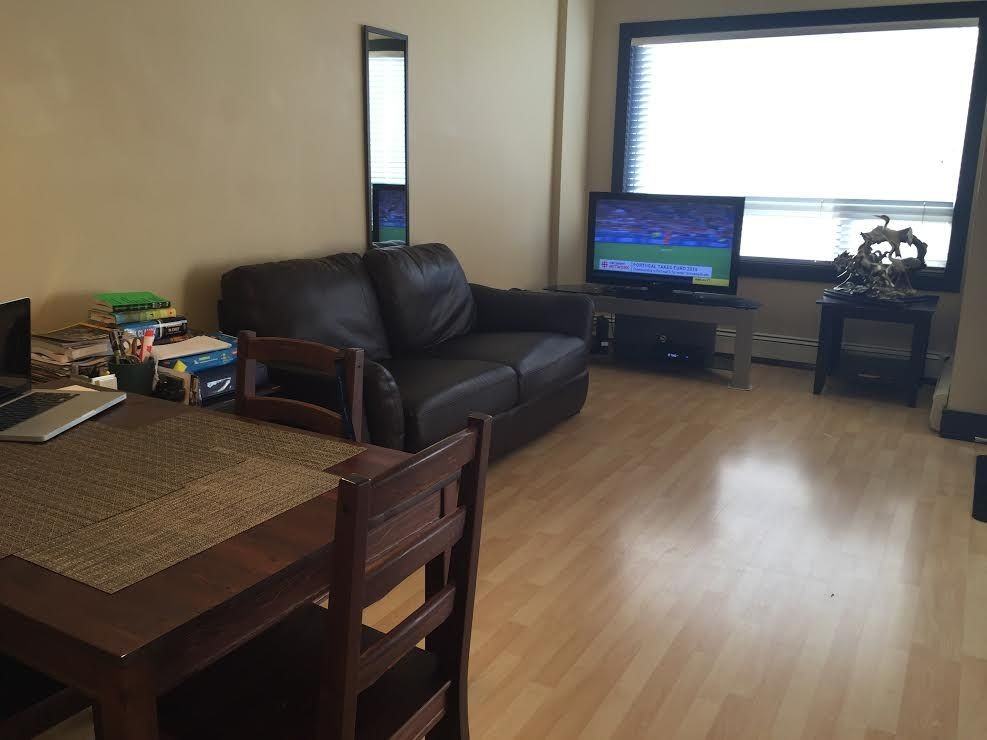 8026 Franklin Ave - Photo 2 of 16