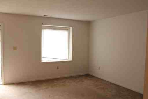 117 Royal Forest Ct - Photo 3 of 8