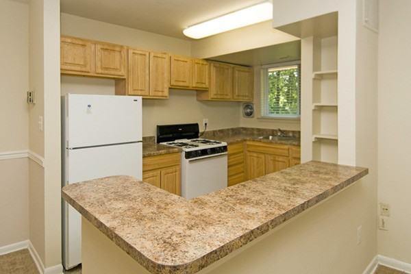 Gateway Gardens - Photo 2 of 27