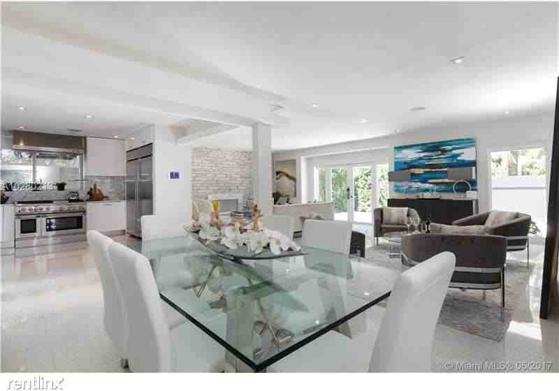 61 NE 61st St - Photo 3 of 10