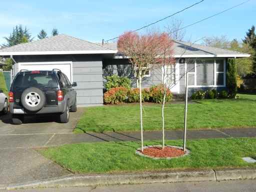 2105 Wahclellah Ave - Photo 2 of 17