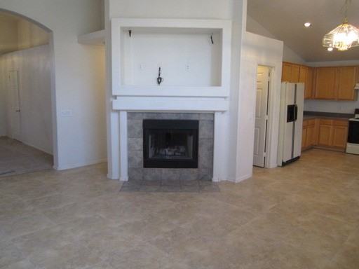 1094 E Jasper Dr - Photo 2 of 17