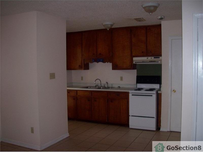 264 4th Ave - Photo 3 of 6