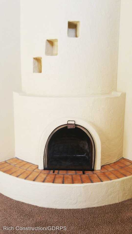 10323 Cueva Del Oso NE - Photo 3 of 7