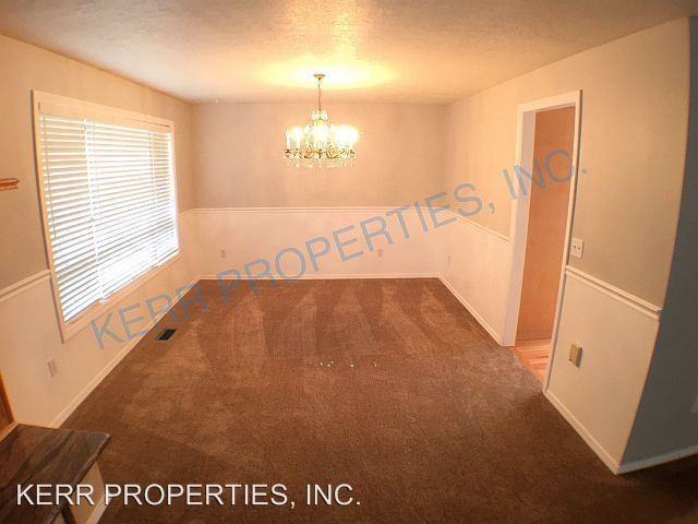 4025 NE 5th Dr - Photo 3 of 16