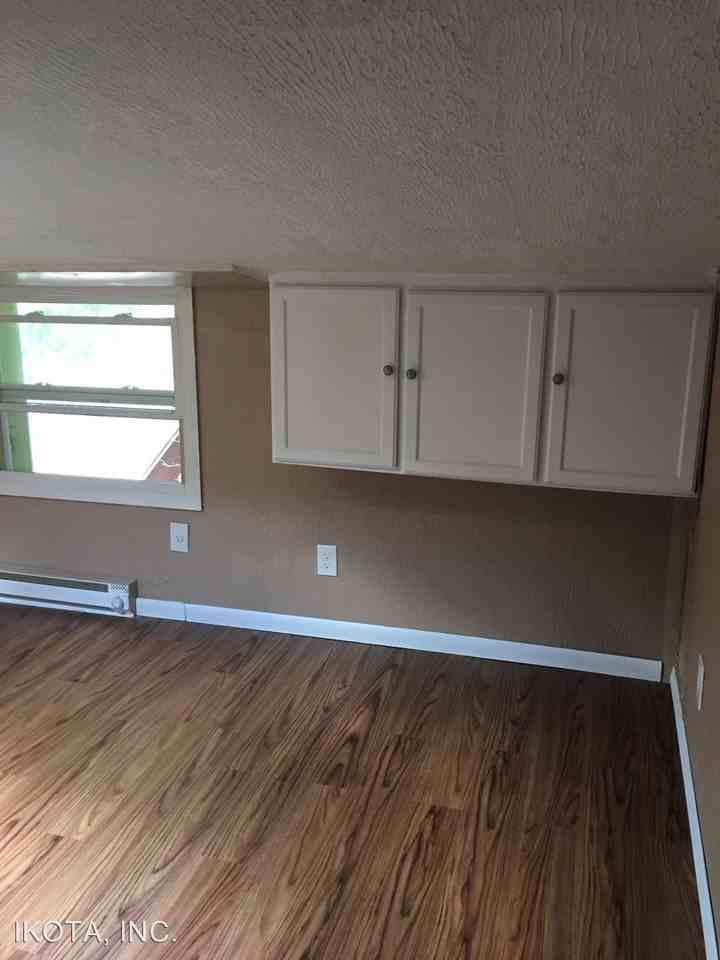 304 Warner St. - Photo 3 of 11