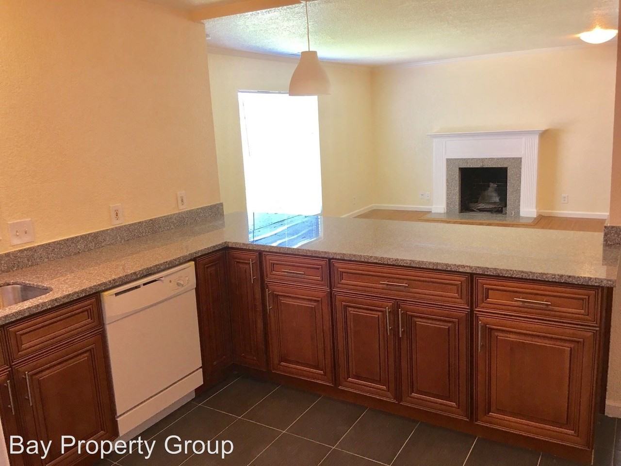 320 Catron Dr - Photo 3 of 20