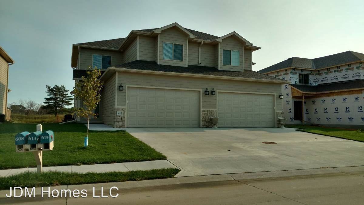 JDM Homes LLC Apartments 335 Sioux Point Rd, North Sioux City, SD