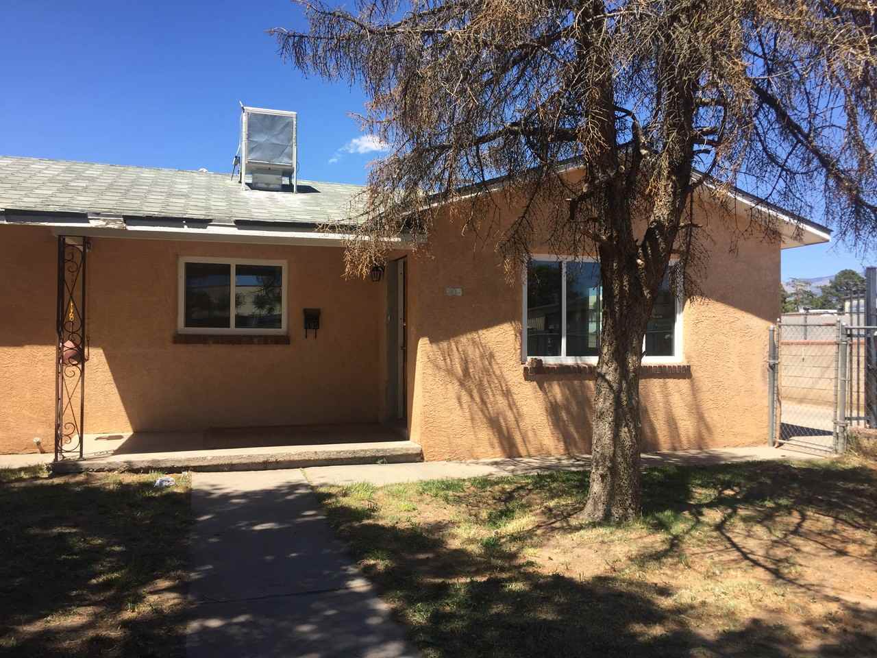 405 Prospect Ave NE #A - Photo 3 of 24