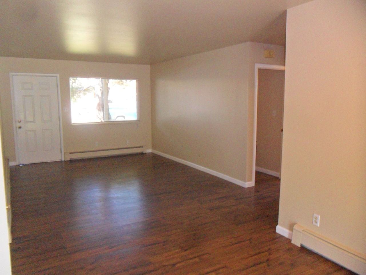 1716 Pecan St - Photo 3 of 16