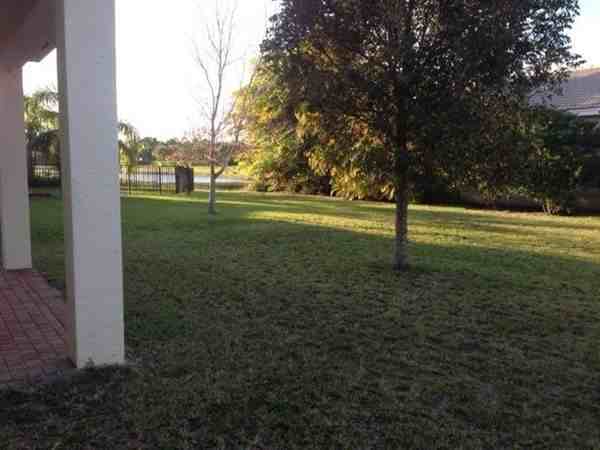 8763 Briarwood Meadow Ln - Photo 2 of 3