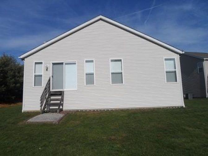 2488 Marlborough Dr - Photo 2 of 7