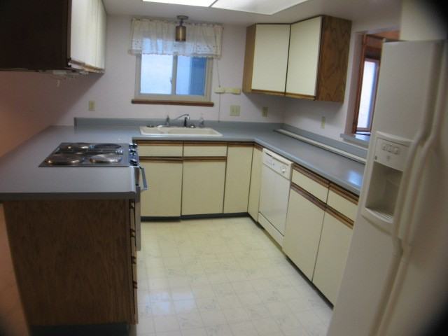 43 Terrace Dr - Photo 2 of 13