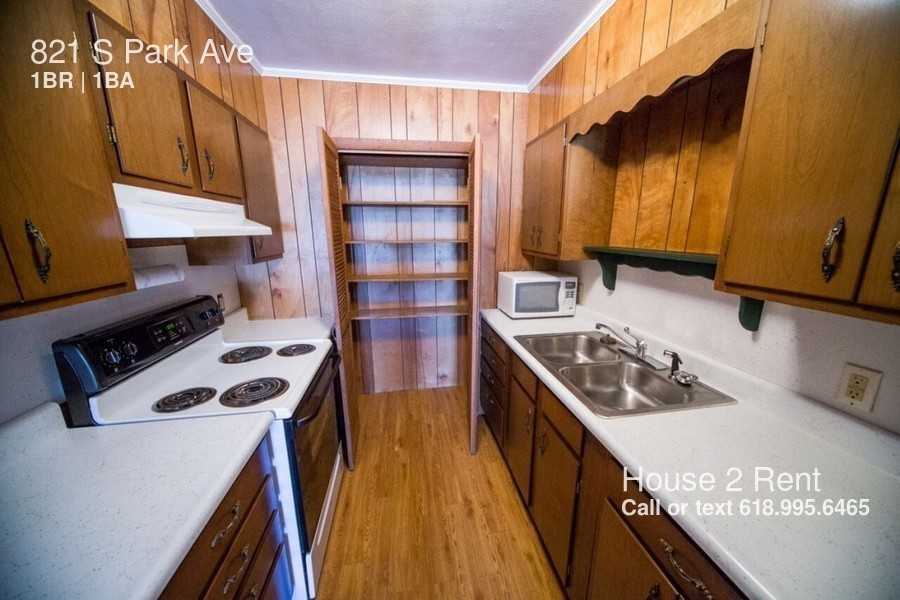 821 S Park Ave - Photo 2 of 7