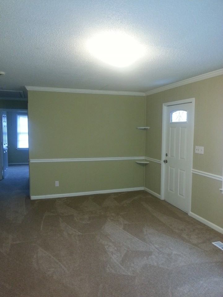 906 N Broad St - Photo 3 of 21