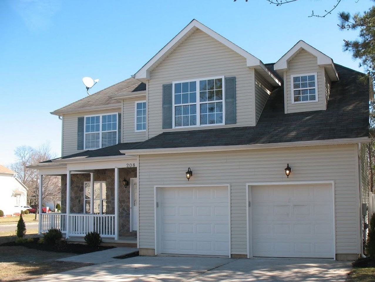 208 Beacon Hill Dr - Photo 2 of 18