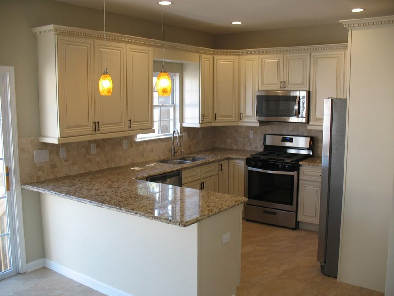 208 Beacon Hill Dr - Photo 3 of 18