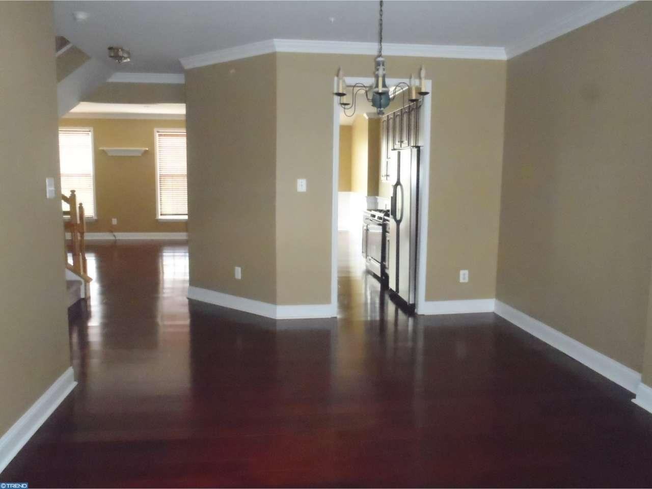 2537 Peachtree Dr - Photo 3 of 25