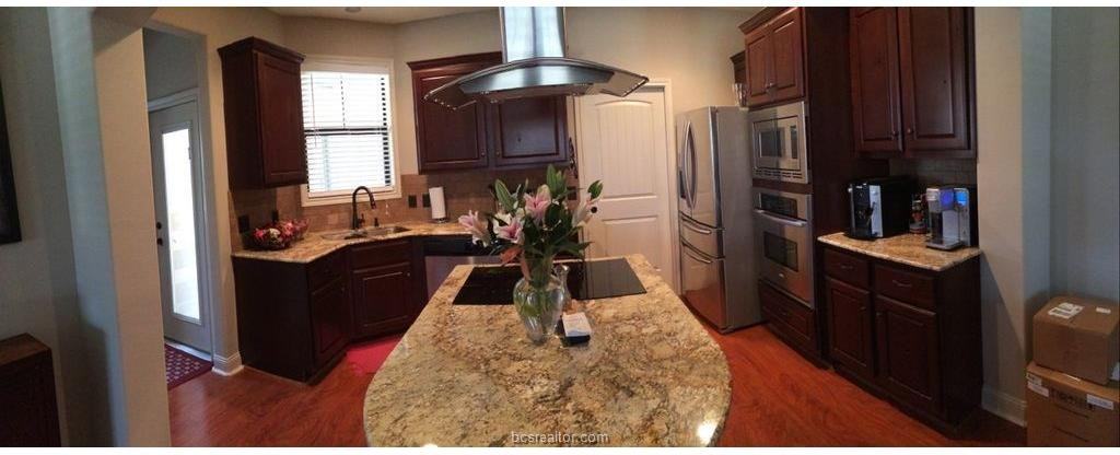 1439 Buena Vista Dr - Photo 3 of 12