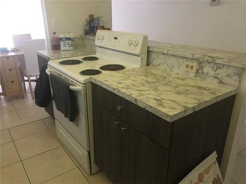 722 SW 81st Ave - Photo 3 of 8