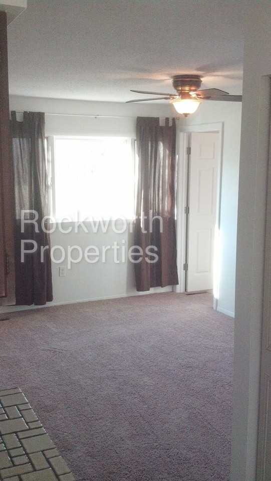 429 S Seymour Rd - Photo 3 of 9