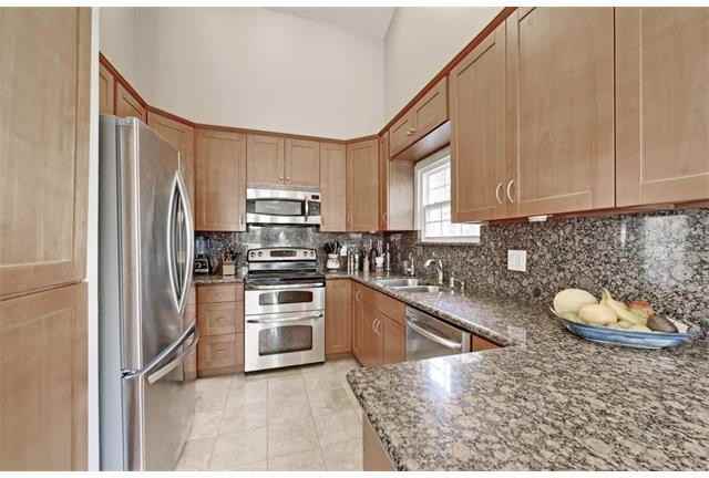 204 Edelen Ave - Photo 2 of 18