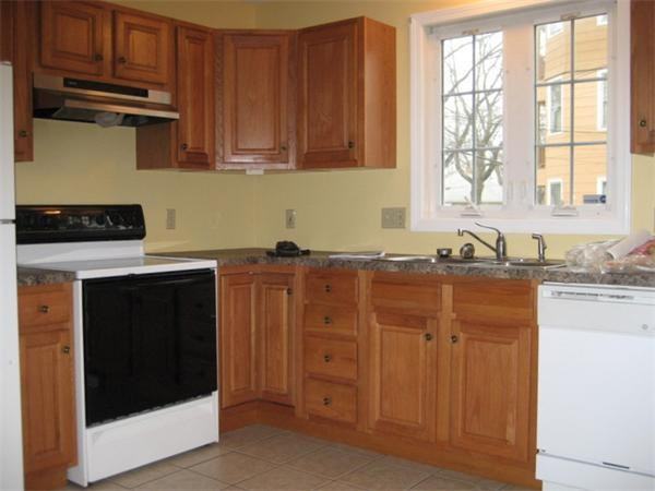 77 Holly St #1 - Photo 3 of 21