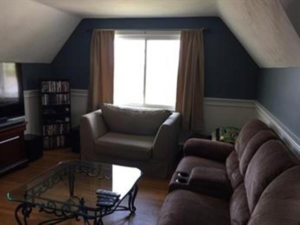 140 Uncatena Ave #2 - Photo 3 of 8