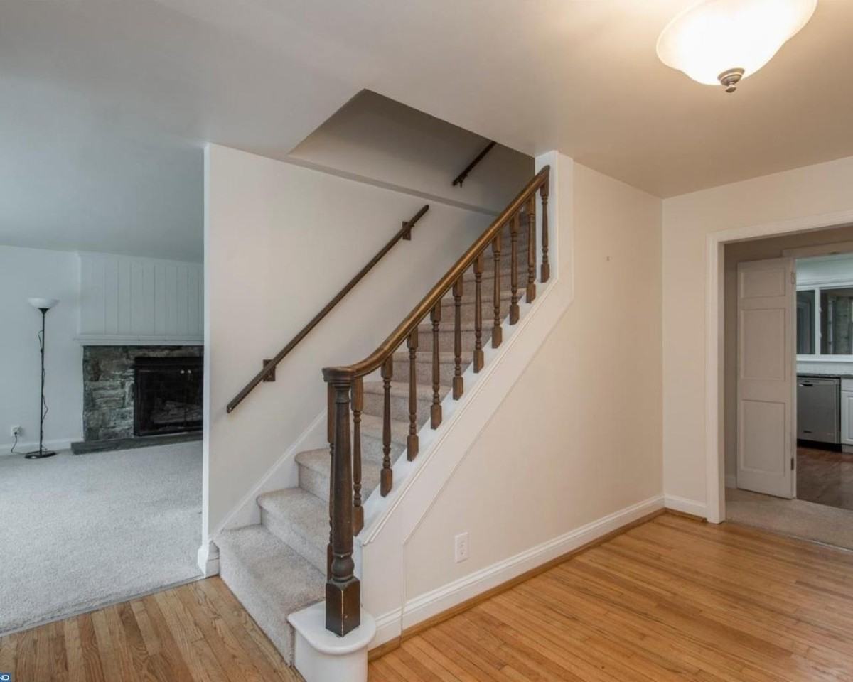 323 Darby Paoli Rd - Photo 2 of 20