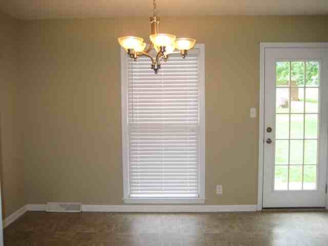 164 Lancashire Dr - Photo 2 of 8