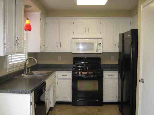 164 Lancashire Dr - Photo 3 of 8