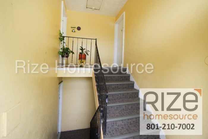 1746 W 400 N - Photo 3 of 15