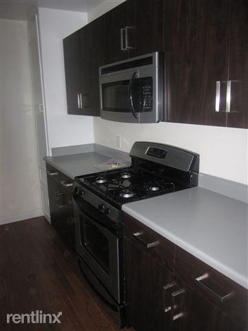 Doheny Drive Apartments - Photo 2 of 6