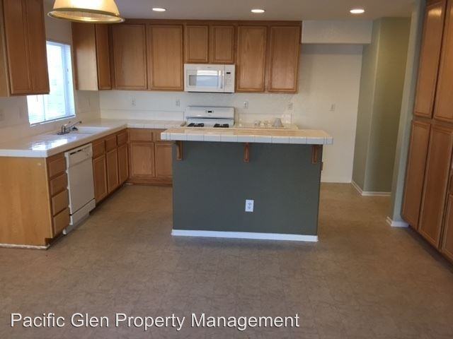 45436 Robinson Dr - Photo 3 of 15