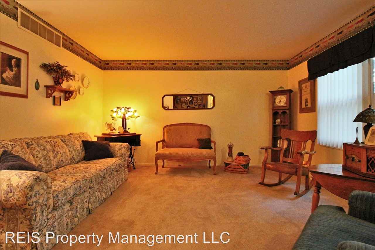 7830 W Van Beck Ave - Photo 2 of 16