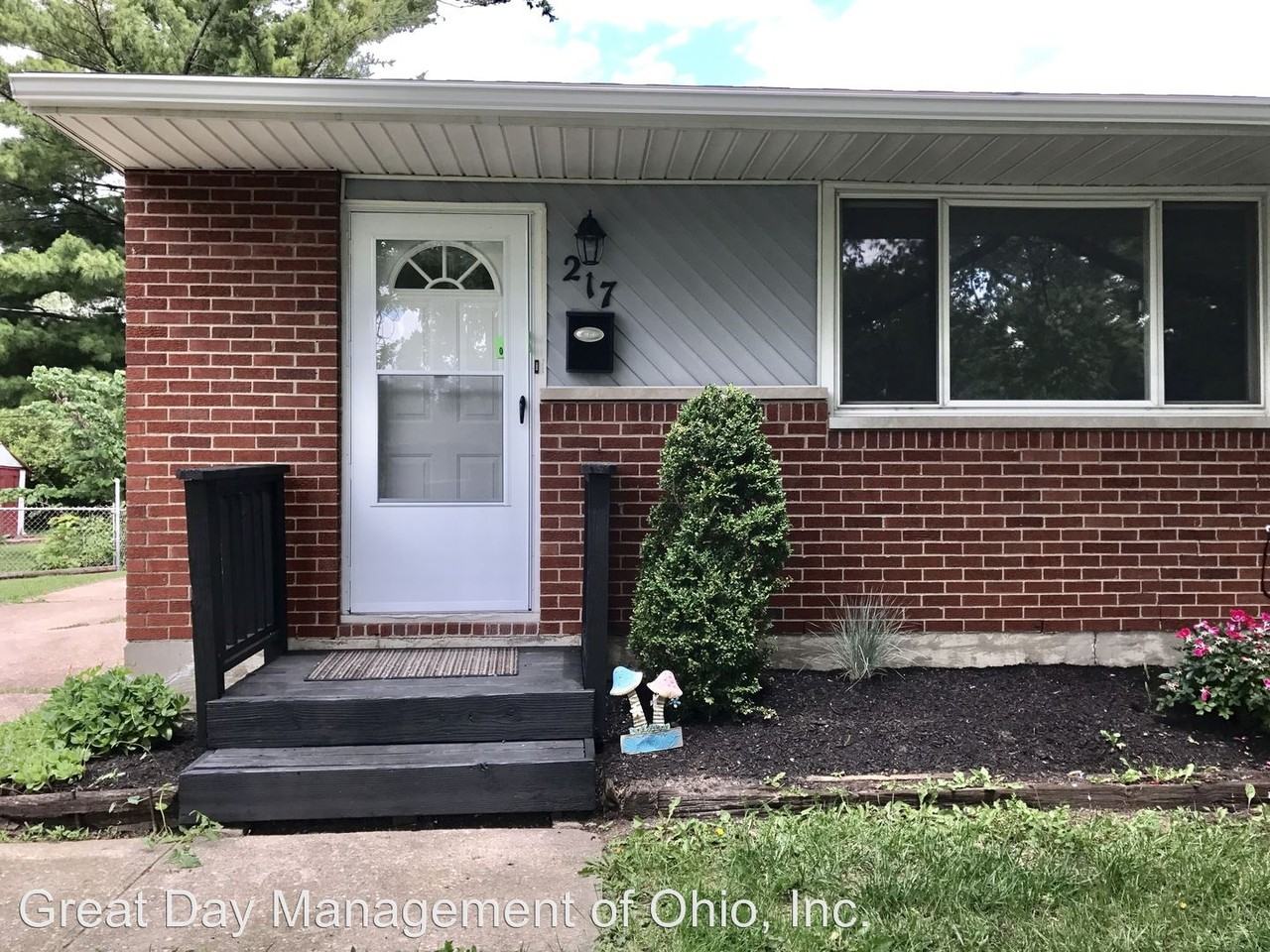 217 Whispering Dr - Photo 2 of 24